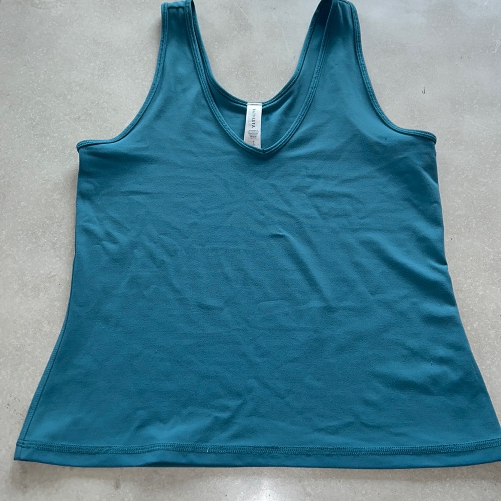 Athleta yoga Teal tank top. Fits size small - medium. Spring athletic tank top